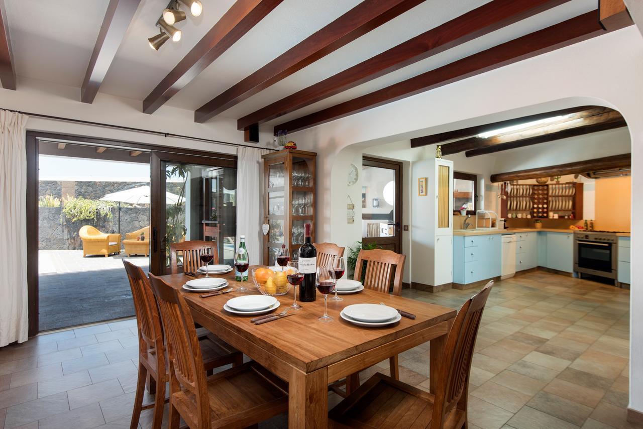 Finca Daniela Famara Ngoại thất bức ảnh
